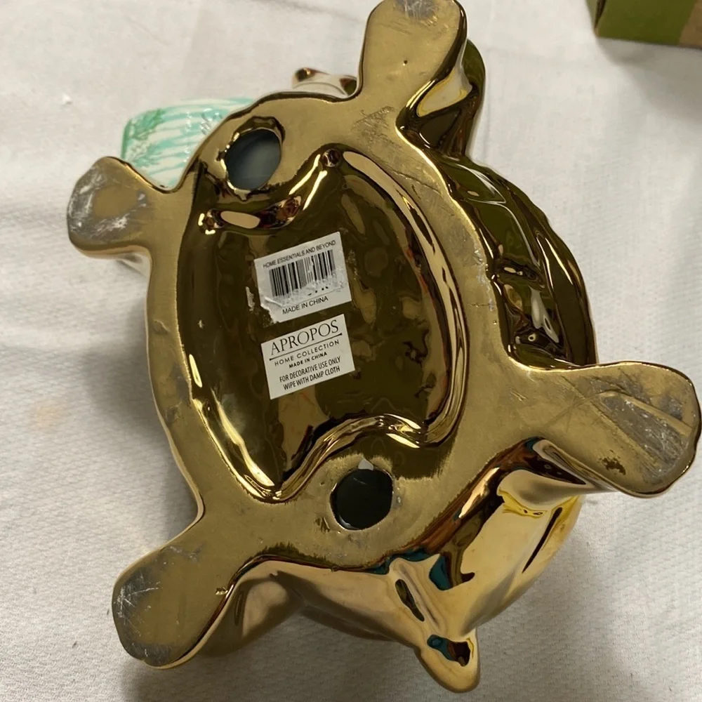 Sand & Sea Home Essentials Turtle. (BJ)